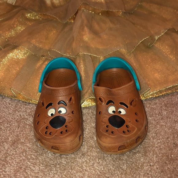 scooby doo crocs for adults
